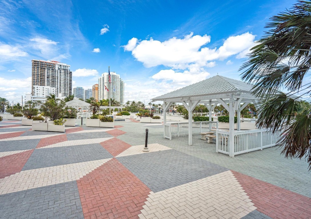 1 Las Olas Circle 1205