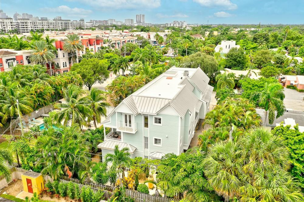 1112 NE 17th Way 1112