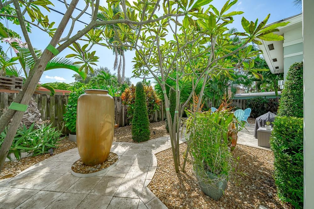 1112 NE 17th Way 1112