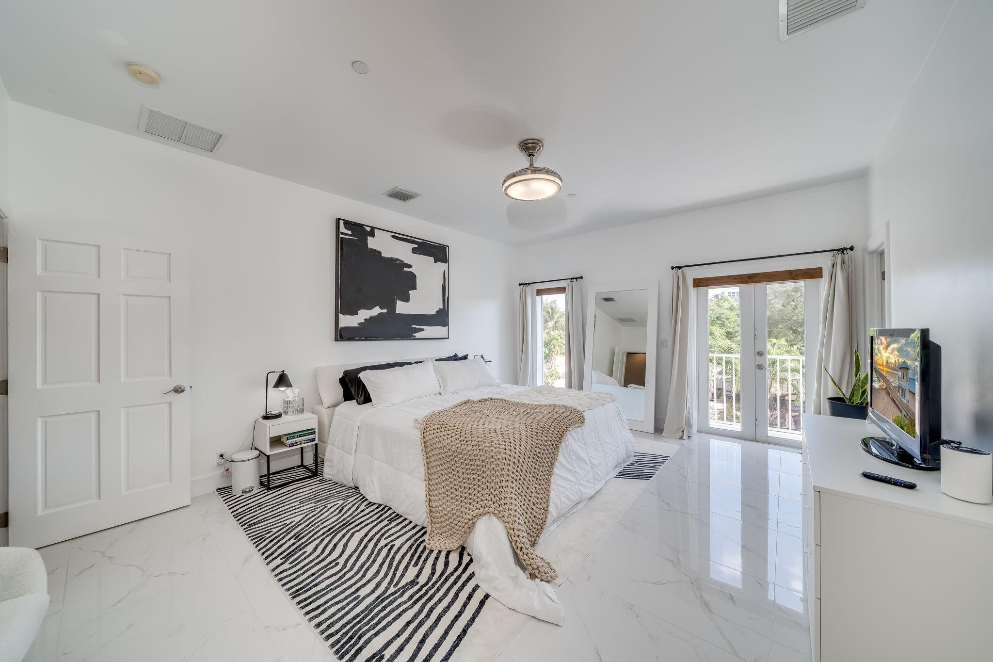 1112 NE 17th Way 1112