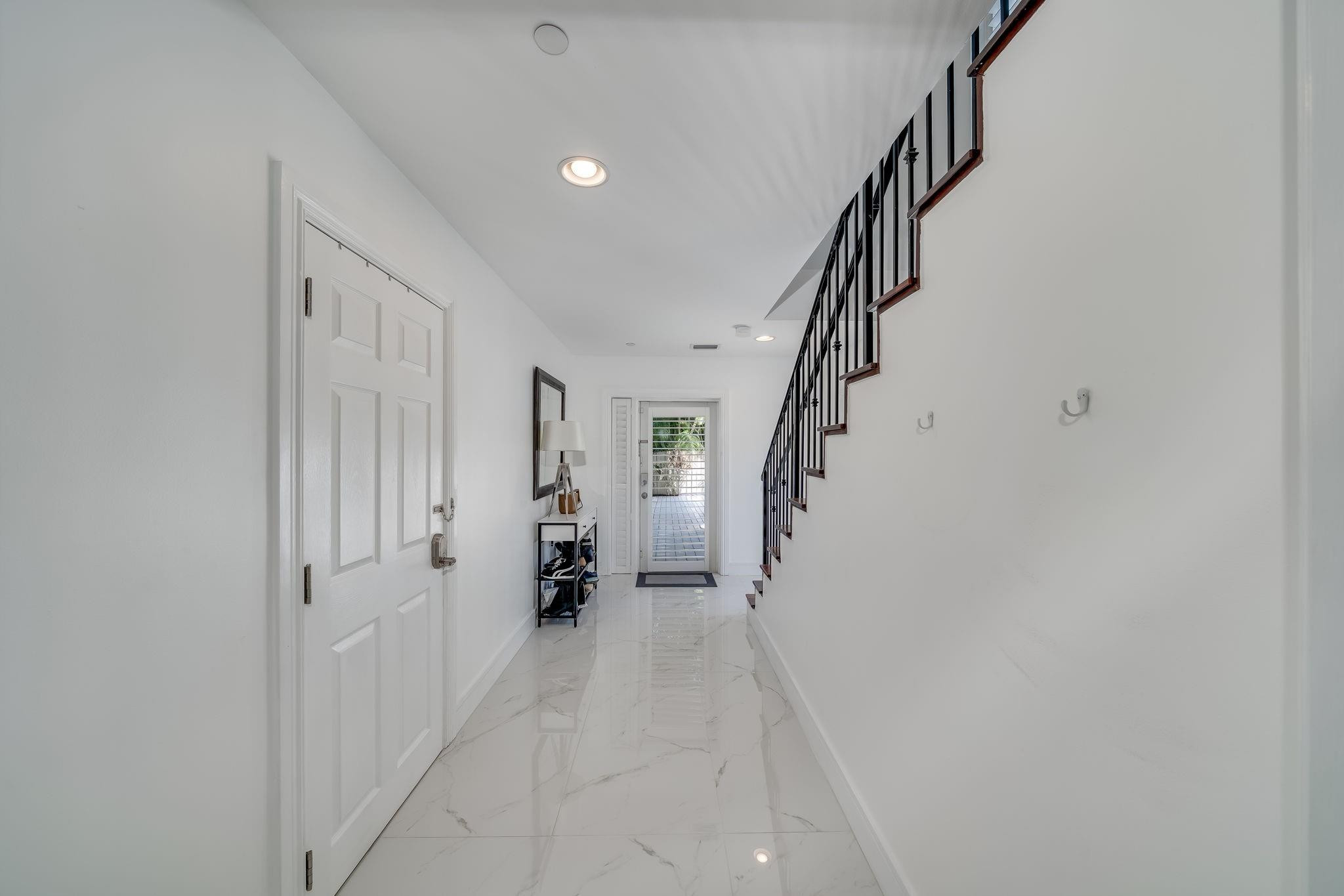 1112 NE 17th Way 1112