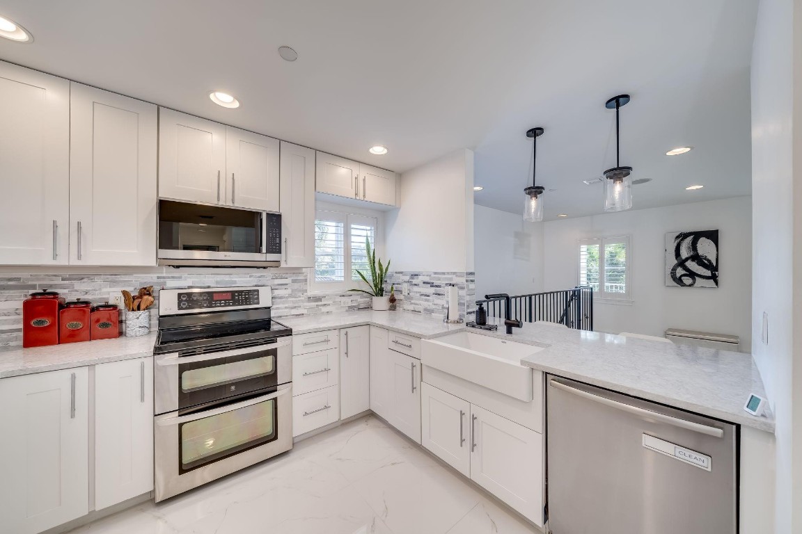 1112 NE 17th Way 1112