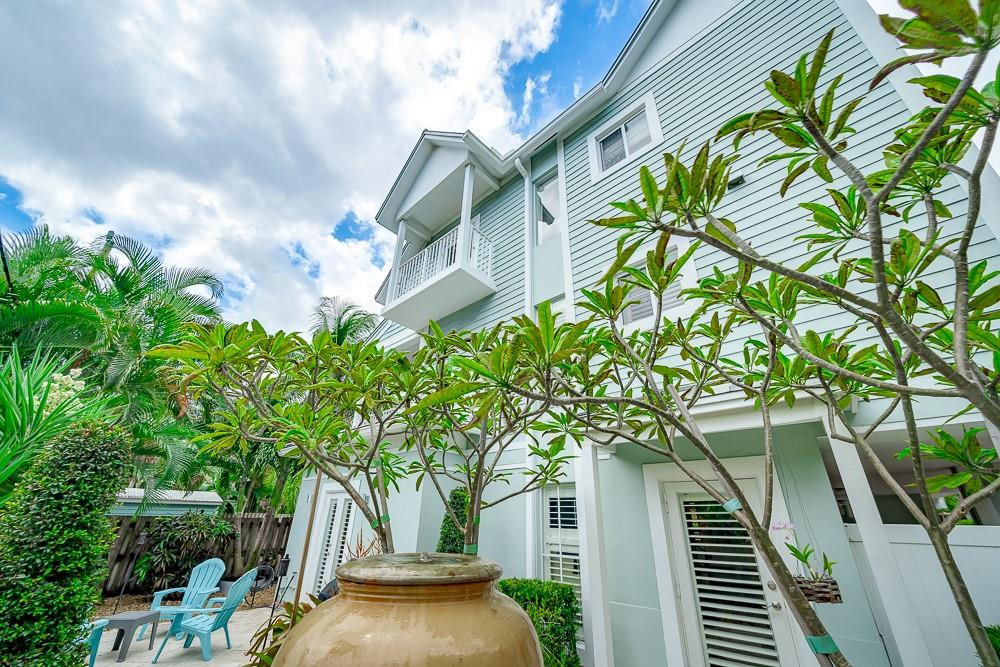 1112 NE 17th Way 1112