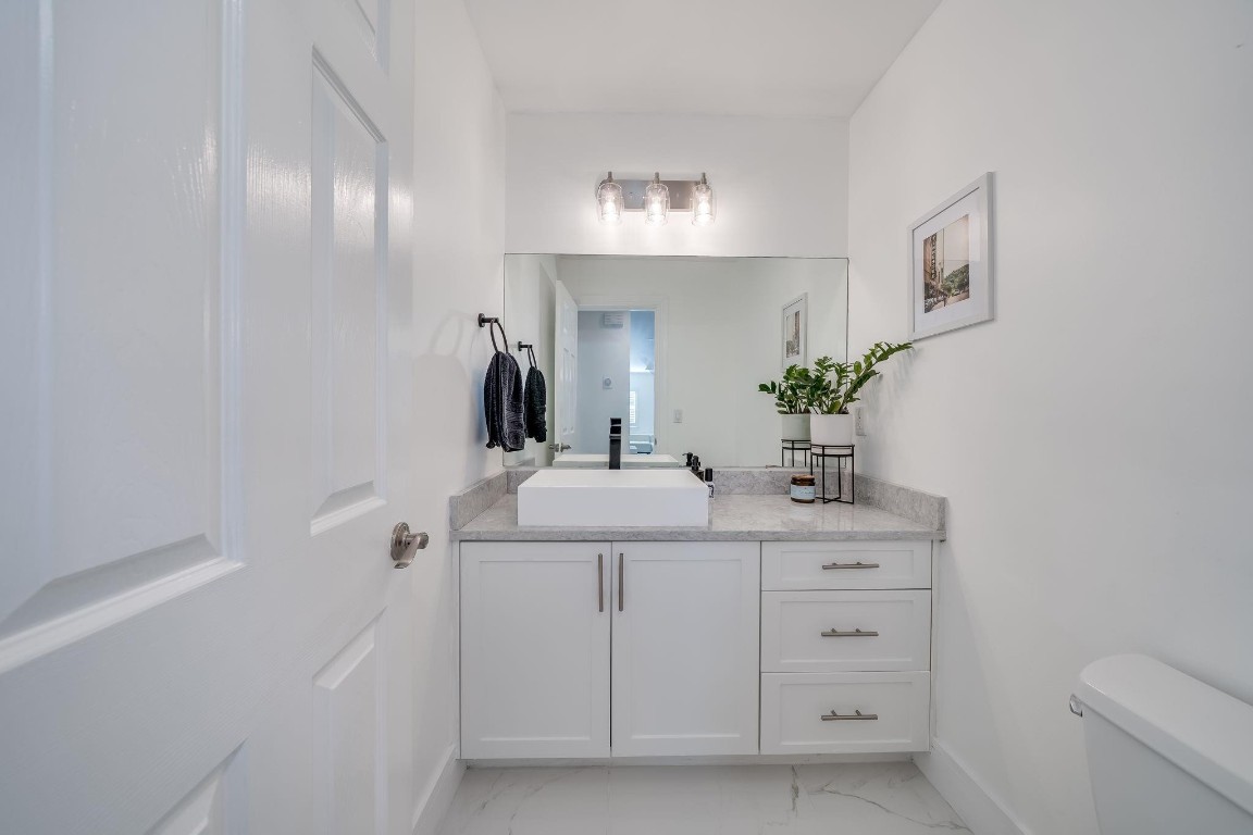 1112 NE 17th Way 1112