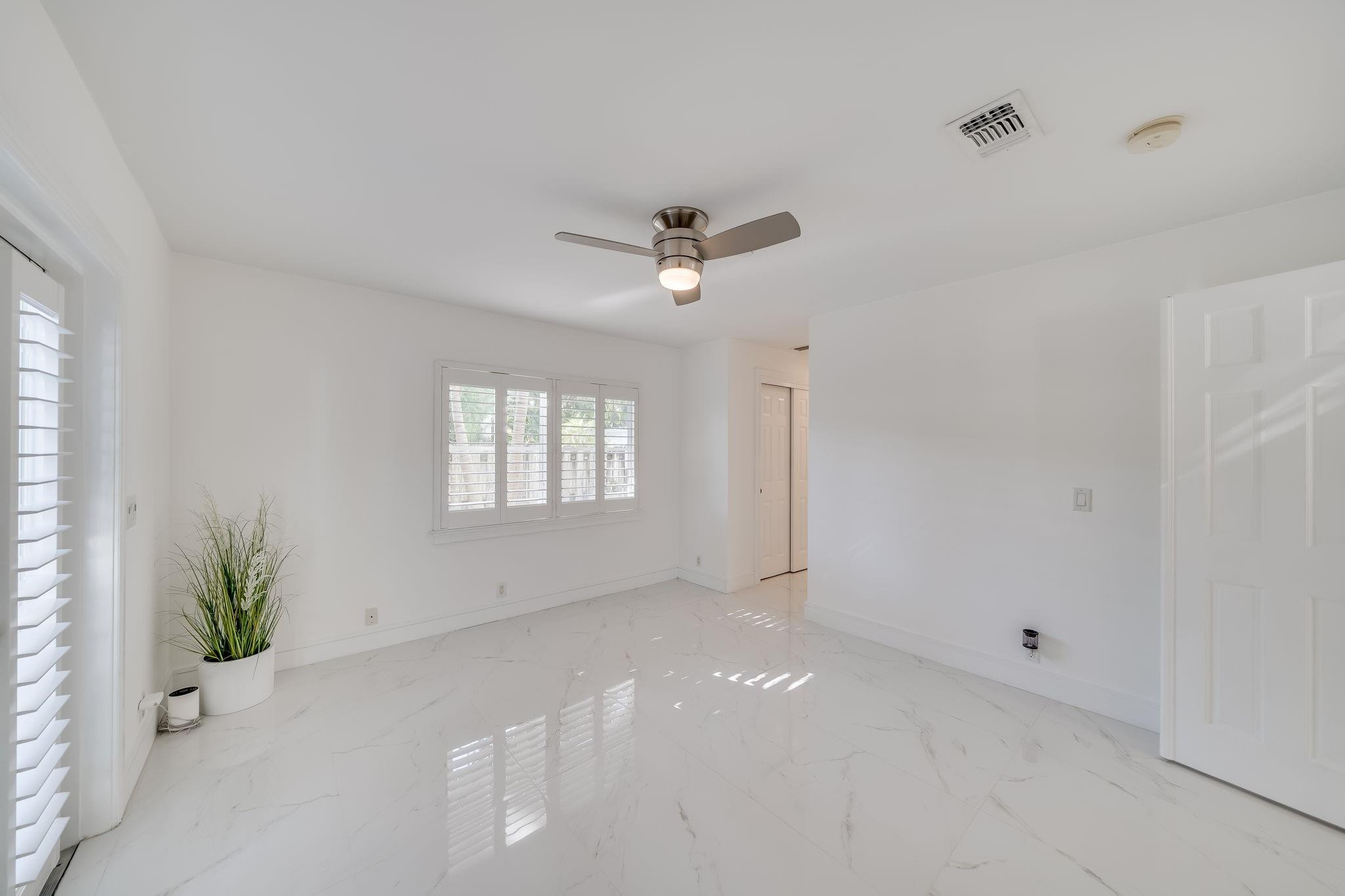 1112 NE 17th Way 1112