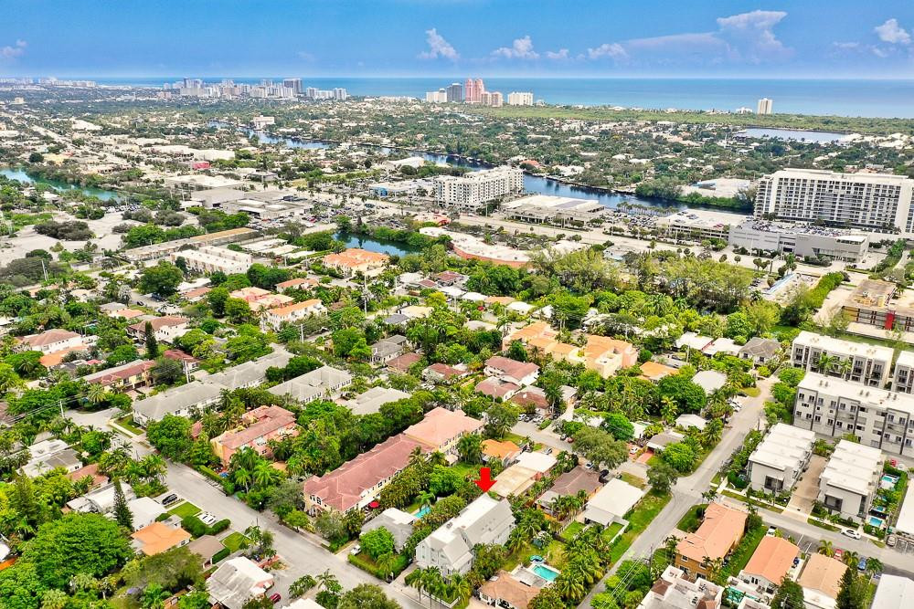 1112 NE 17th Way 1112