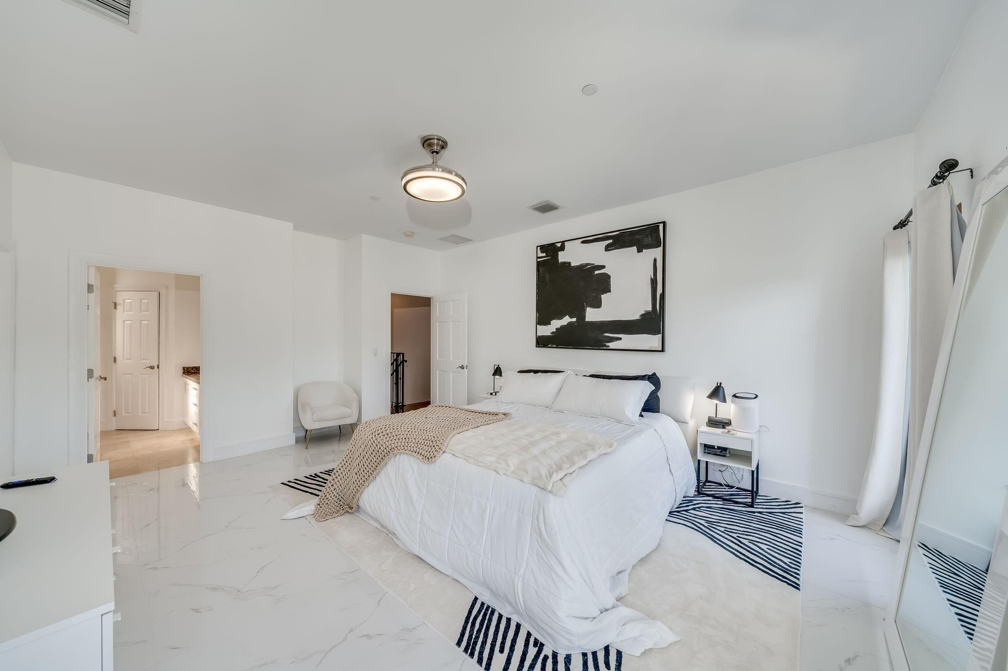 1112 NE 17th Way 1112