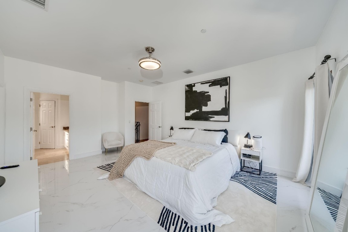 1112 NE 17th Way 1112