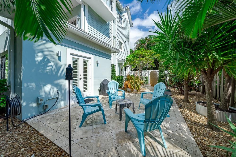 1112 NE 17th Way 1112