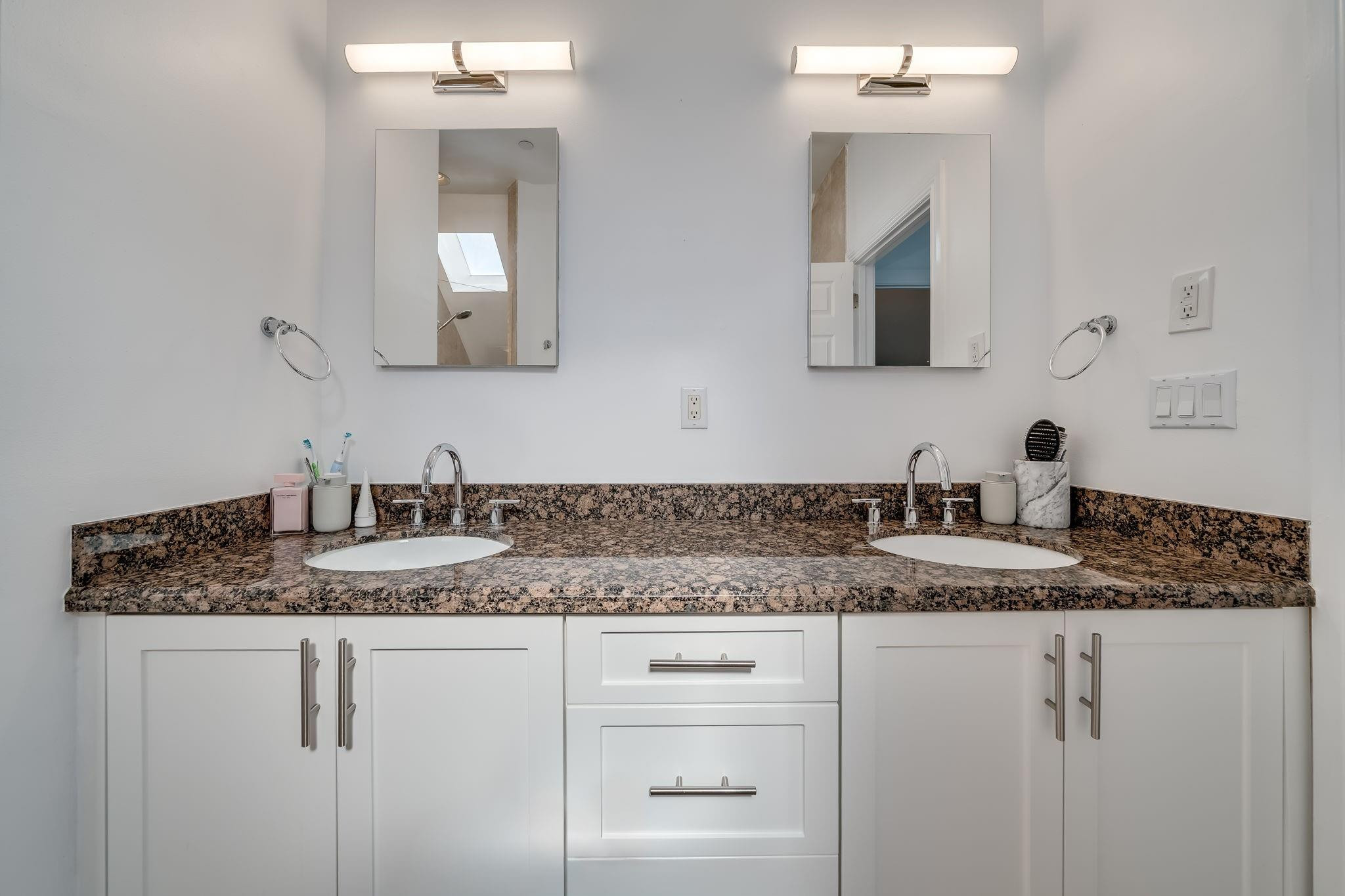 1112 NE 17th Way 1112