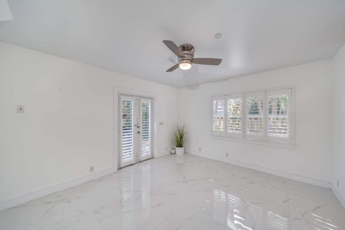 1112 NE 17th Way 1112