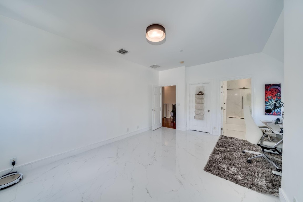 1112 NE 17th Way 1112