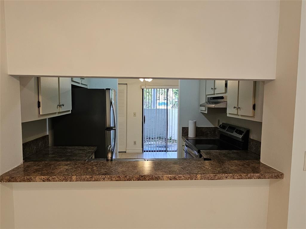 5583 Courtyard Dr 5583