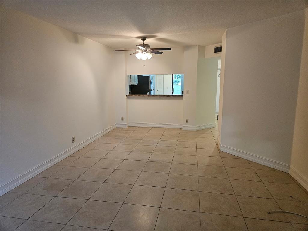 5583 Courtyard Dr 5583