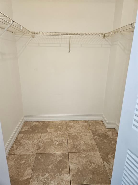 5583 Courtyard Dr 5583