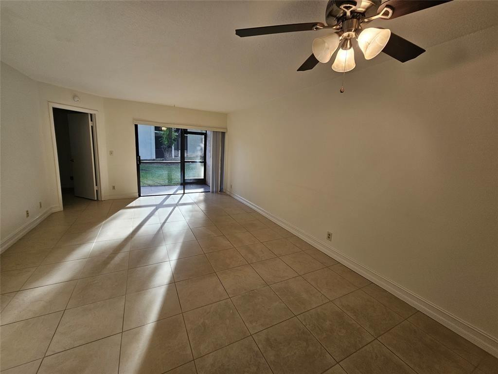 5583 Courtyard Dr 5583