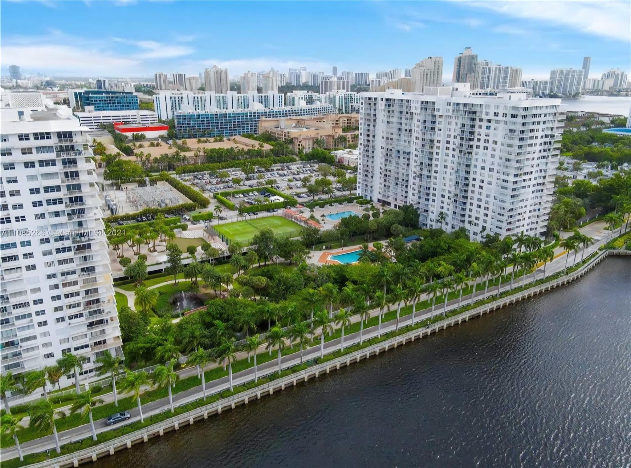 2801 NE 183rd St 1502W