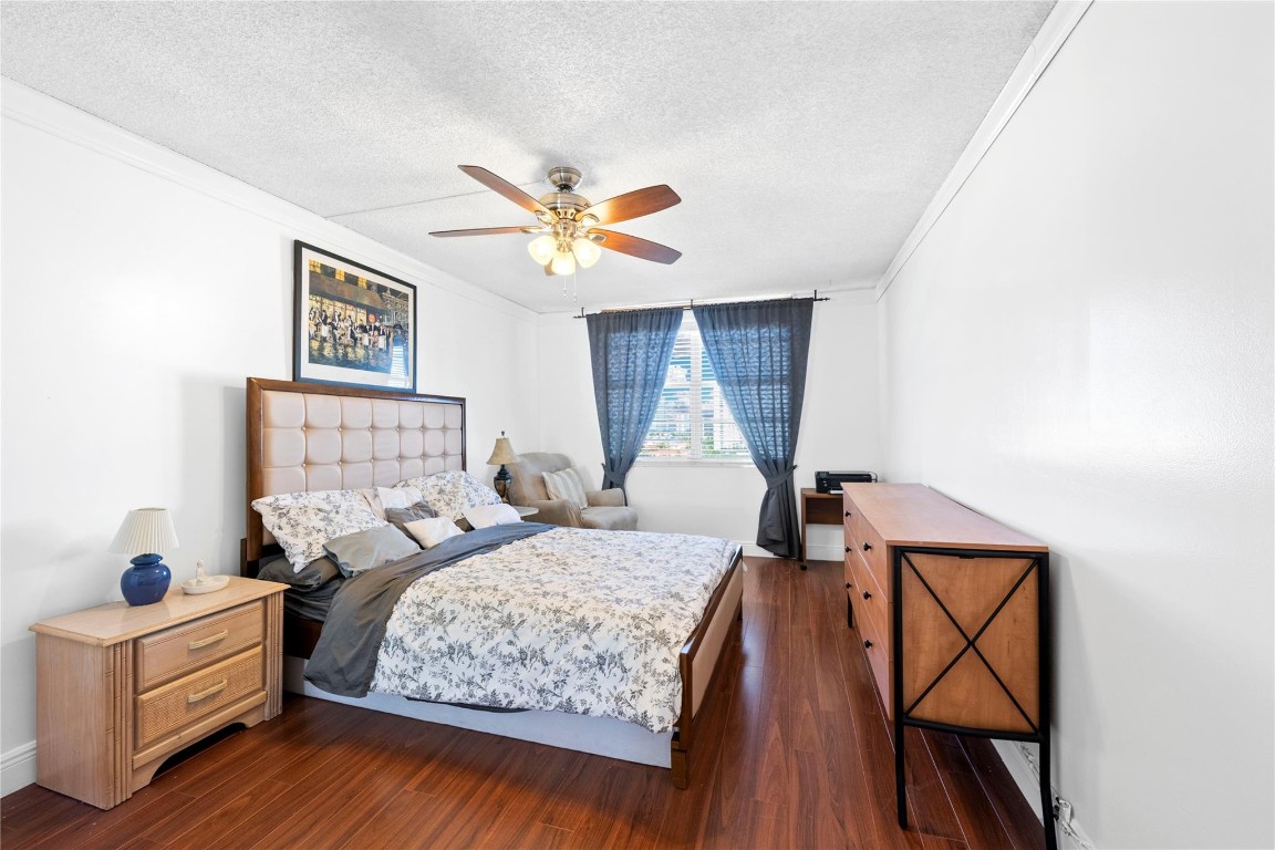 2801 NE 183rd St 1502W