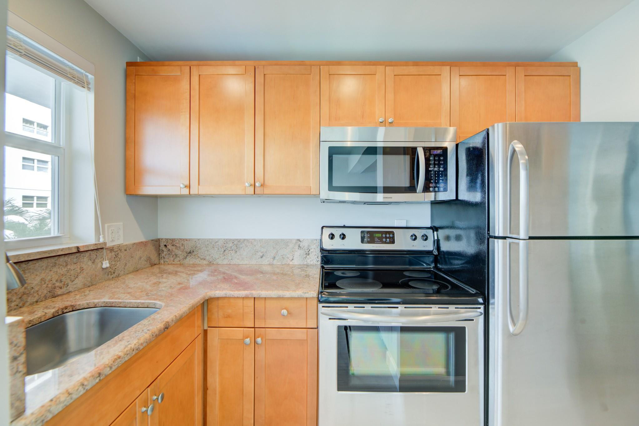 9 N Birch Rd 303