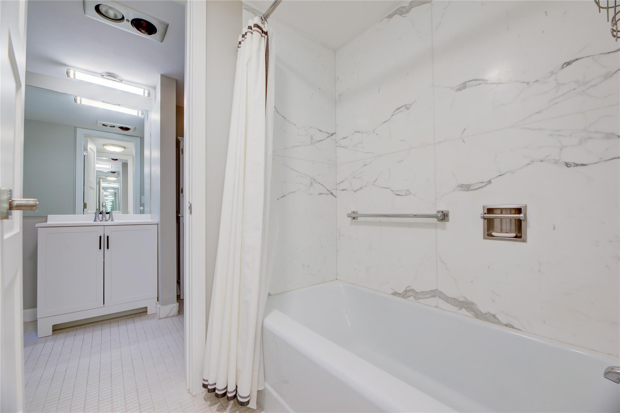 1 Las Olas Circle 605