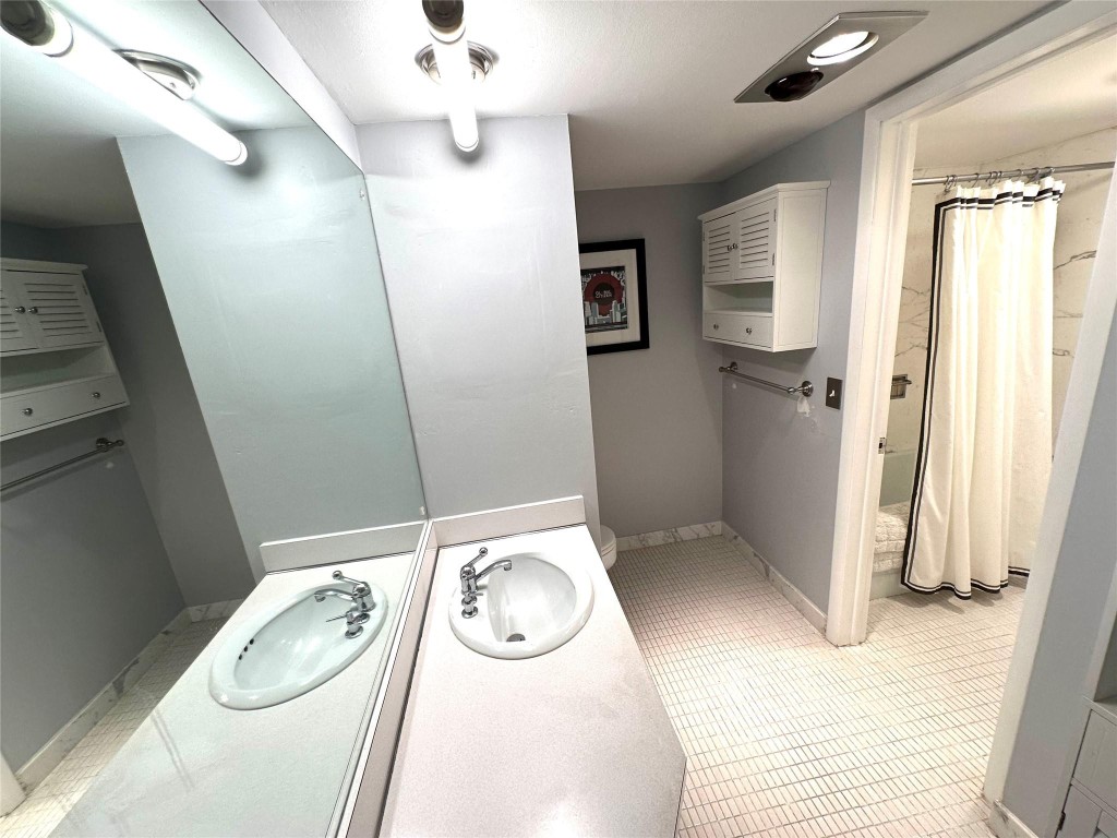 1 Las Olas Circle 605