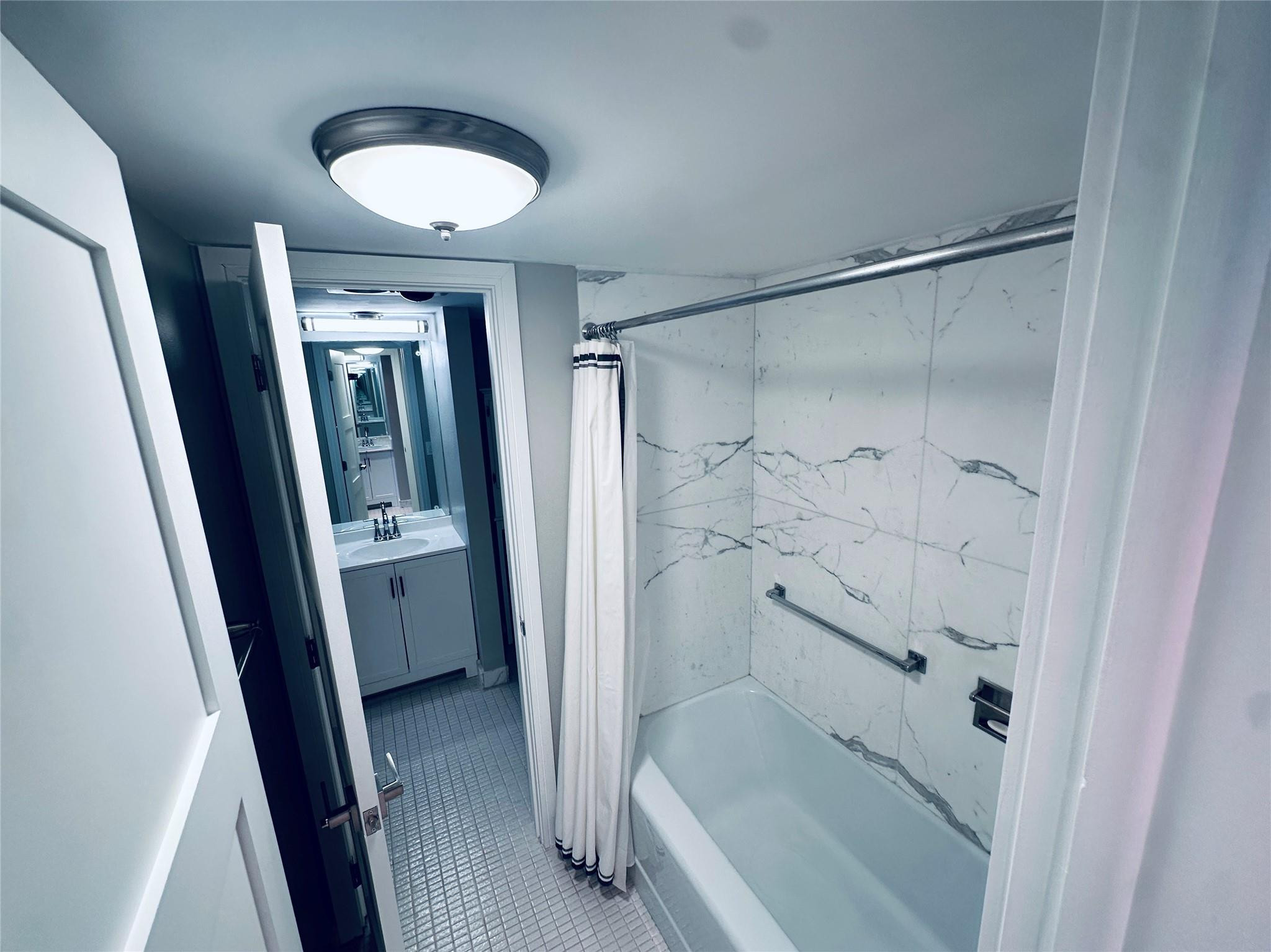 1 Las Olas Circle 605