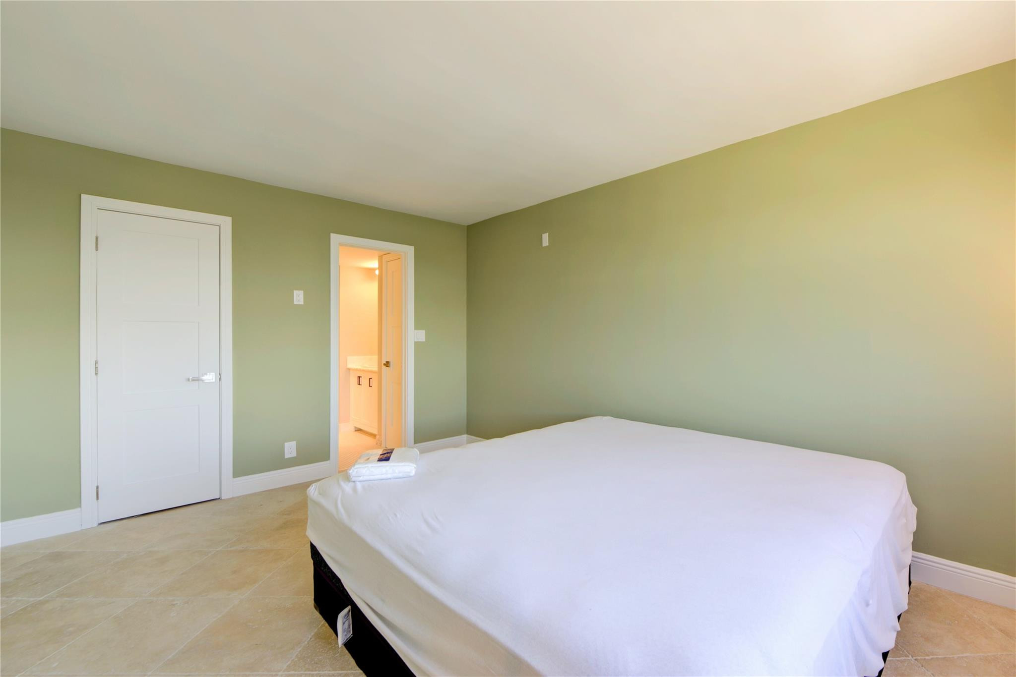 1 Las Olas Circle 605