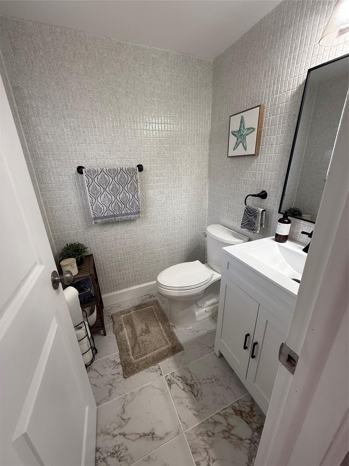 22 Abbey Ln 205