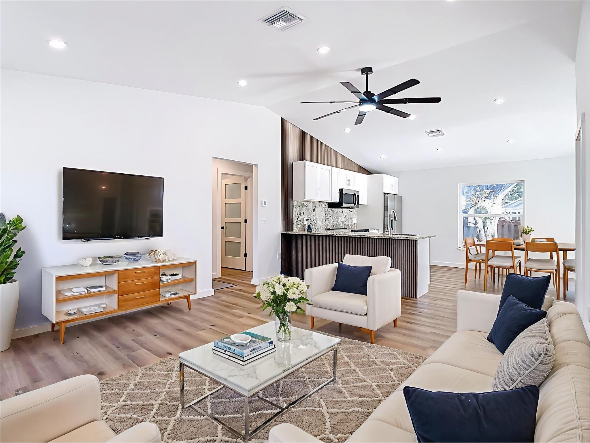 2565 Englewood Road, Venice
