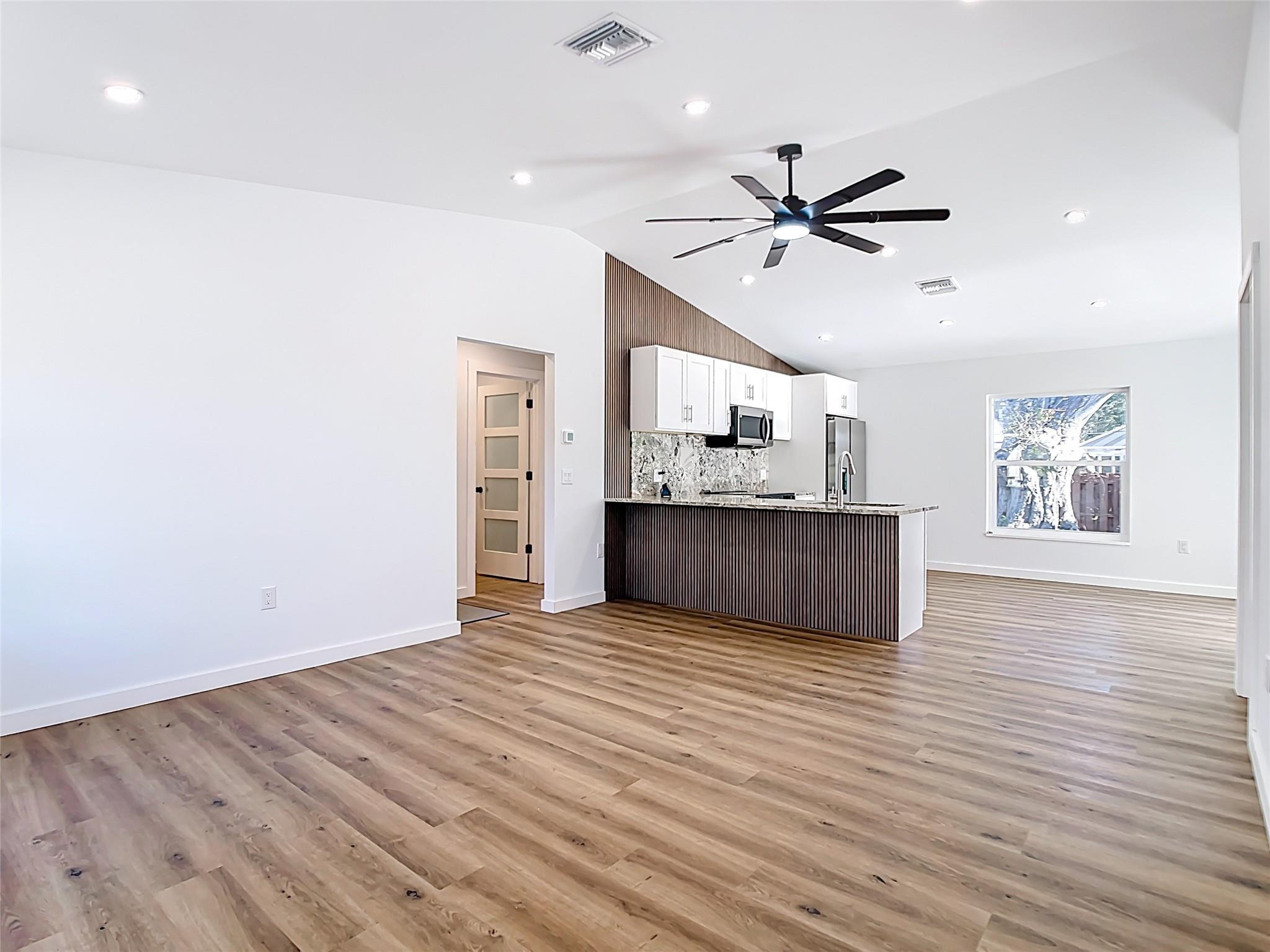 2565 Englewood Road, Venice