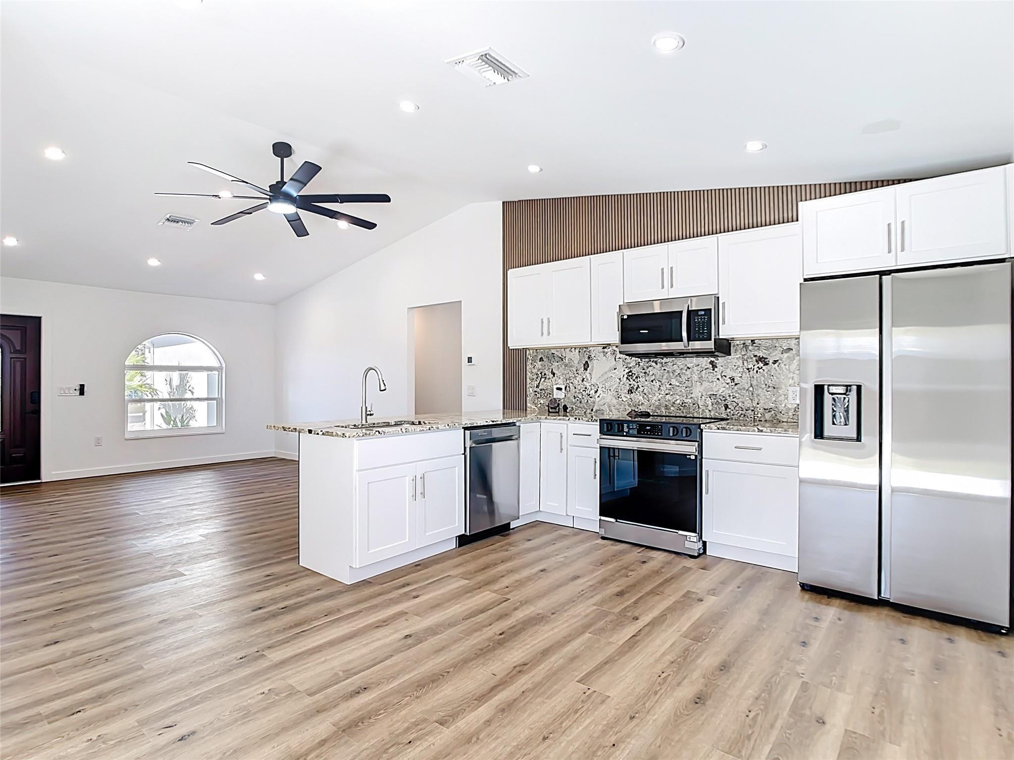 2565 Englewood Road, Venice