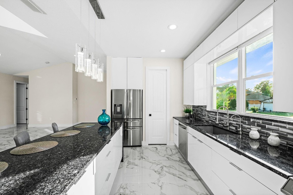 1371 Cumberland Road, Venice