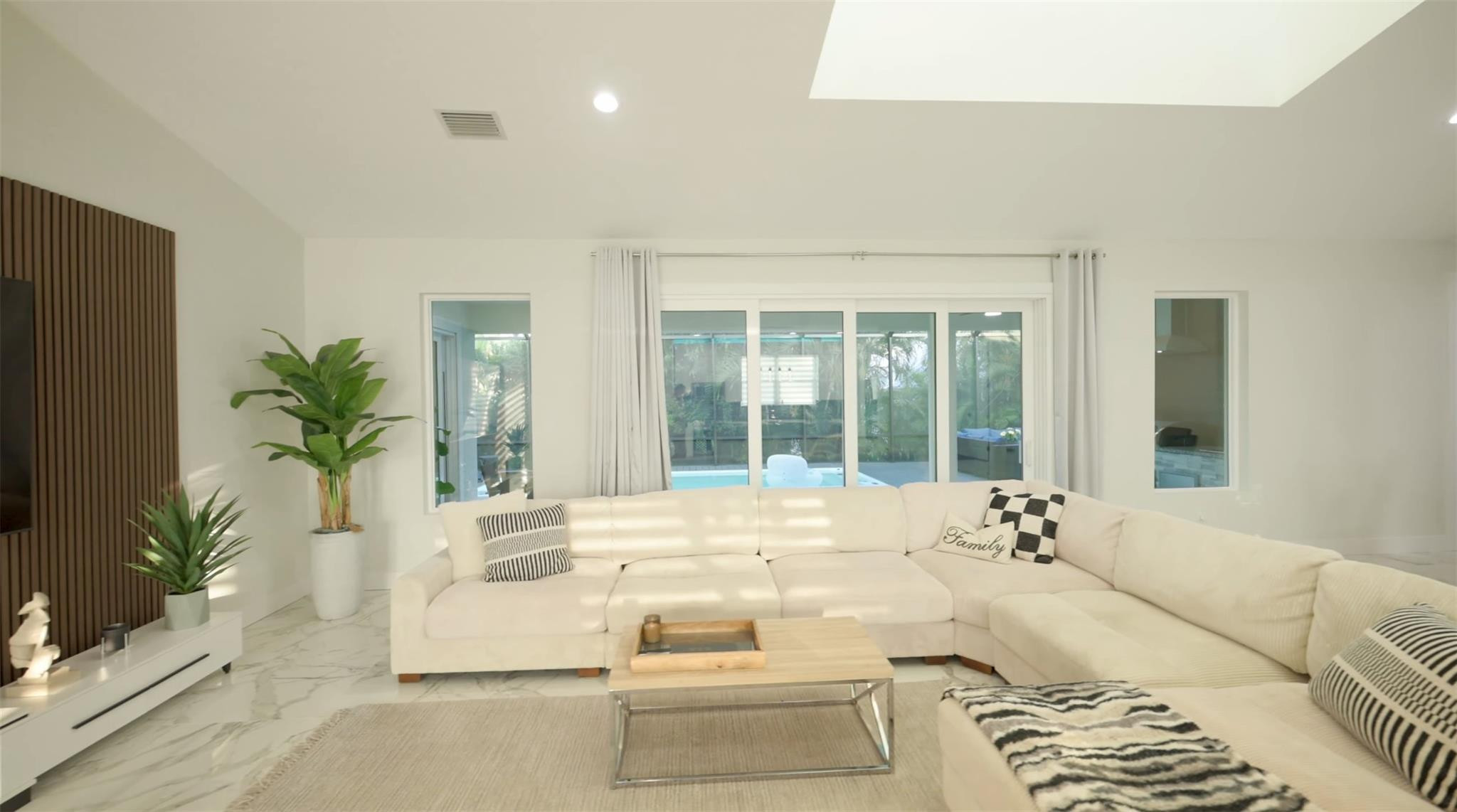 1371 Cumberland Road, Venice