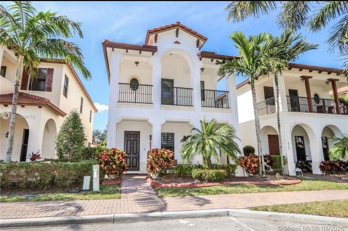 8362 NW 39th Court, Pembroke Pines