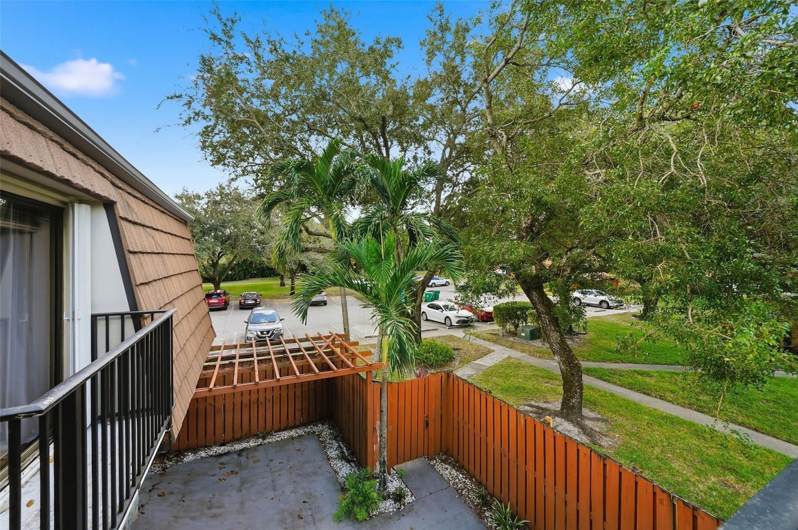 9142 SW 23rd Street D, Davie Unit: D