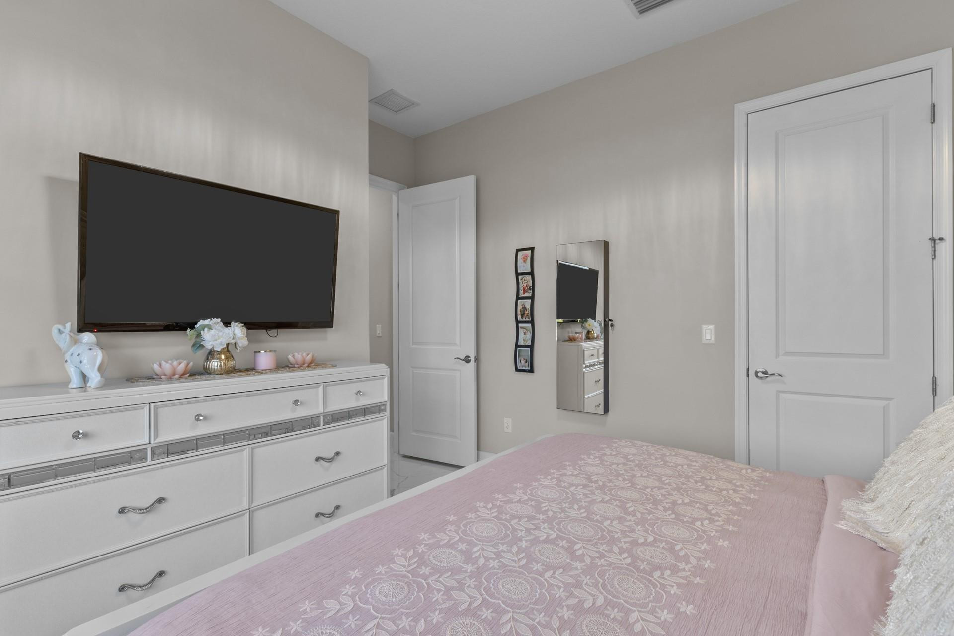 16029 Whippoorwill Circle, Westlake