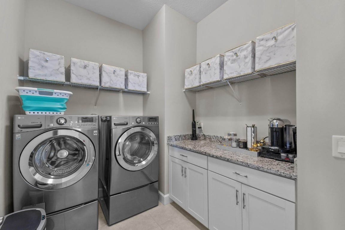 16029 Whippoorwill Circle, Westlake