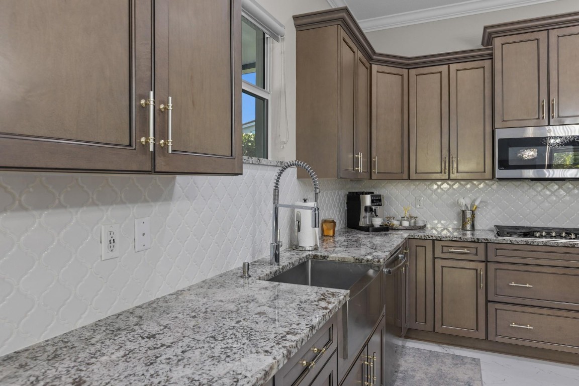 16029 Whippoorwill Circle, Westlake