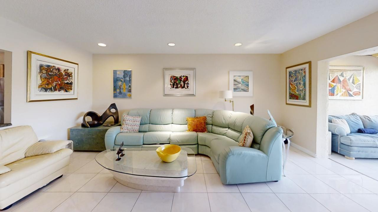 8460 Casa Del Lago E