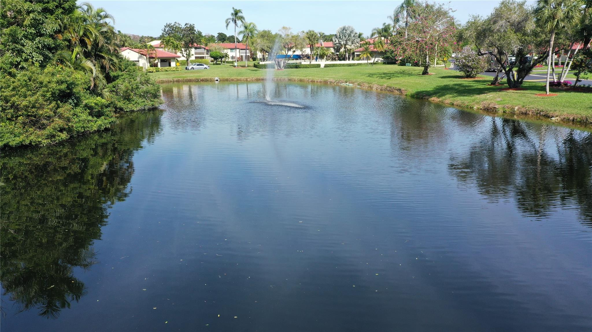 8460 Casa Del Lago E