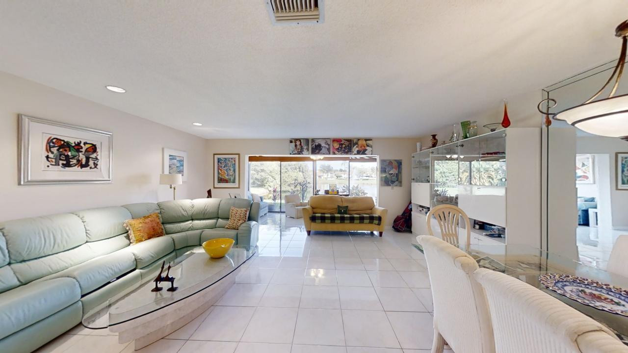 8460 Casa Del Lago E