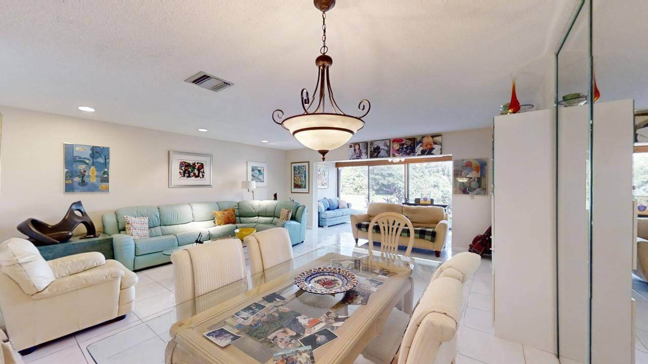 8460 Casa Del Lago E