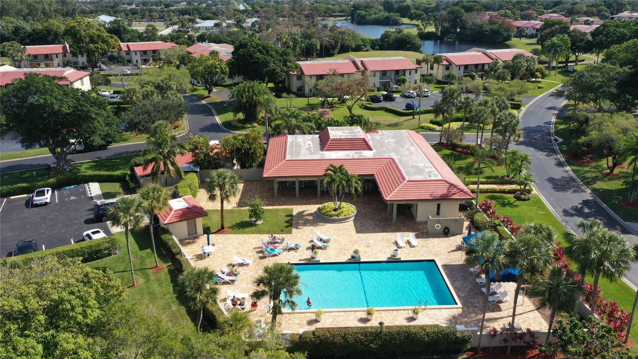 8460 Casa Del Lago E