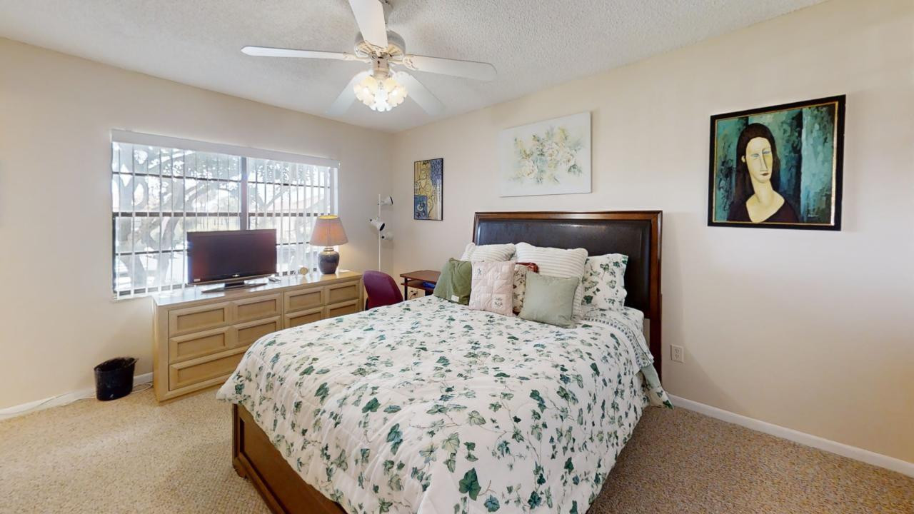 8460 Casa Del Lago E