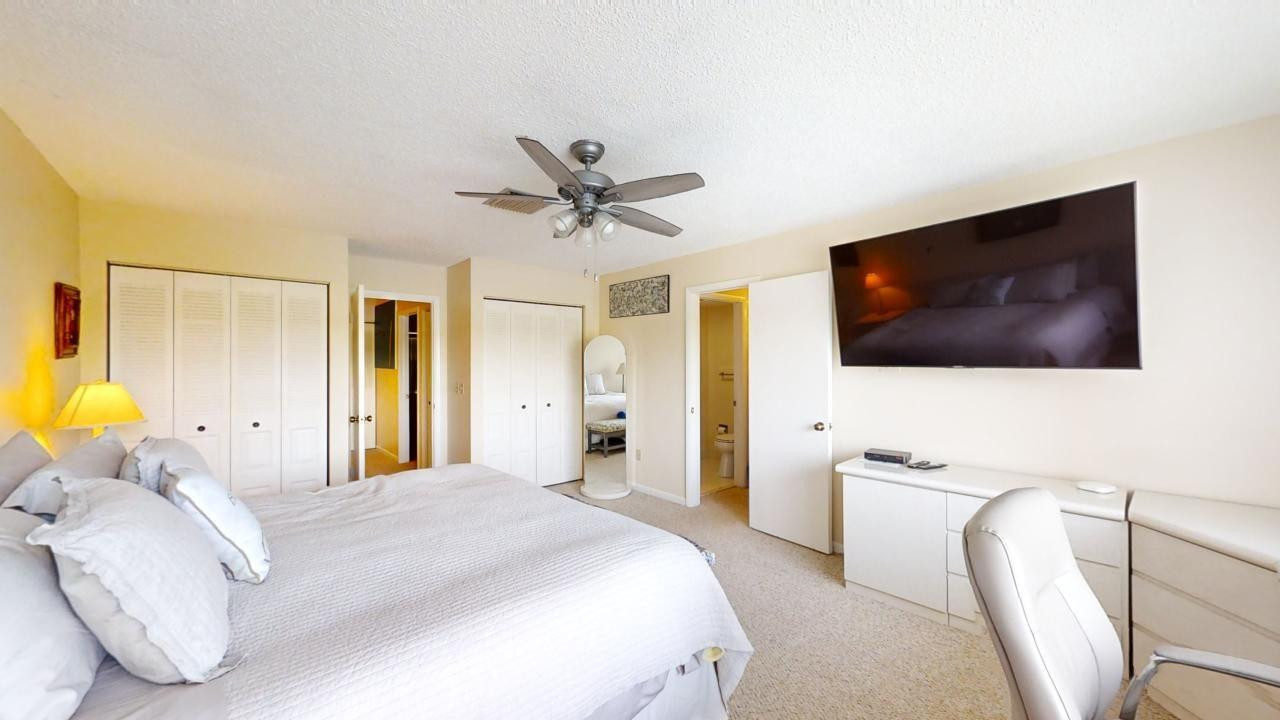 8460 Casa Del Lago E