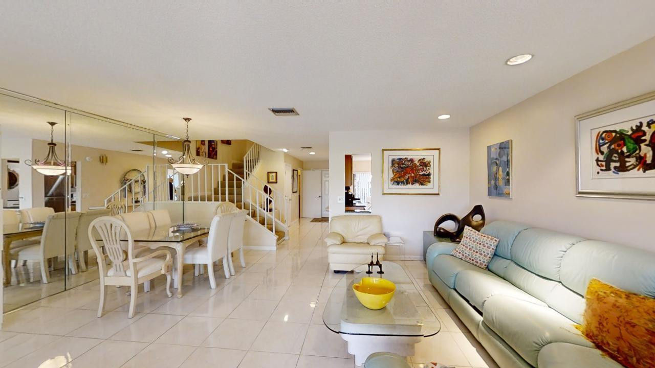 8460 Casa Del Lago E
