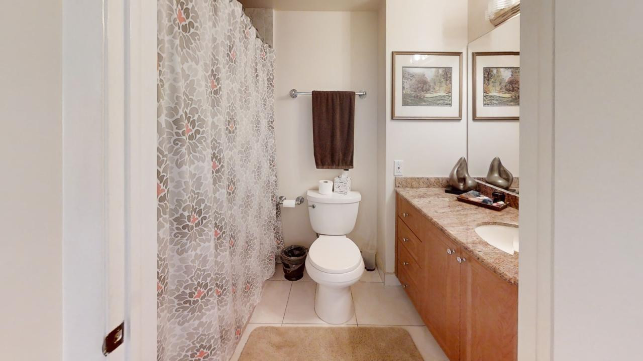 8460 Casa Del Lago E
