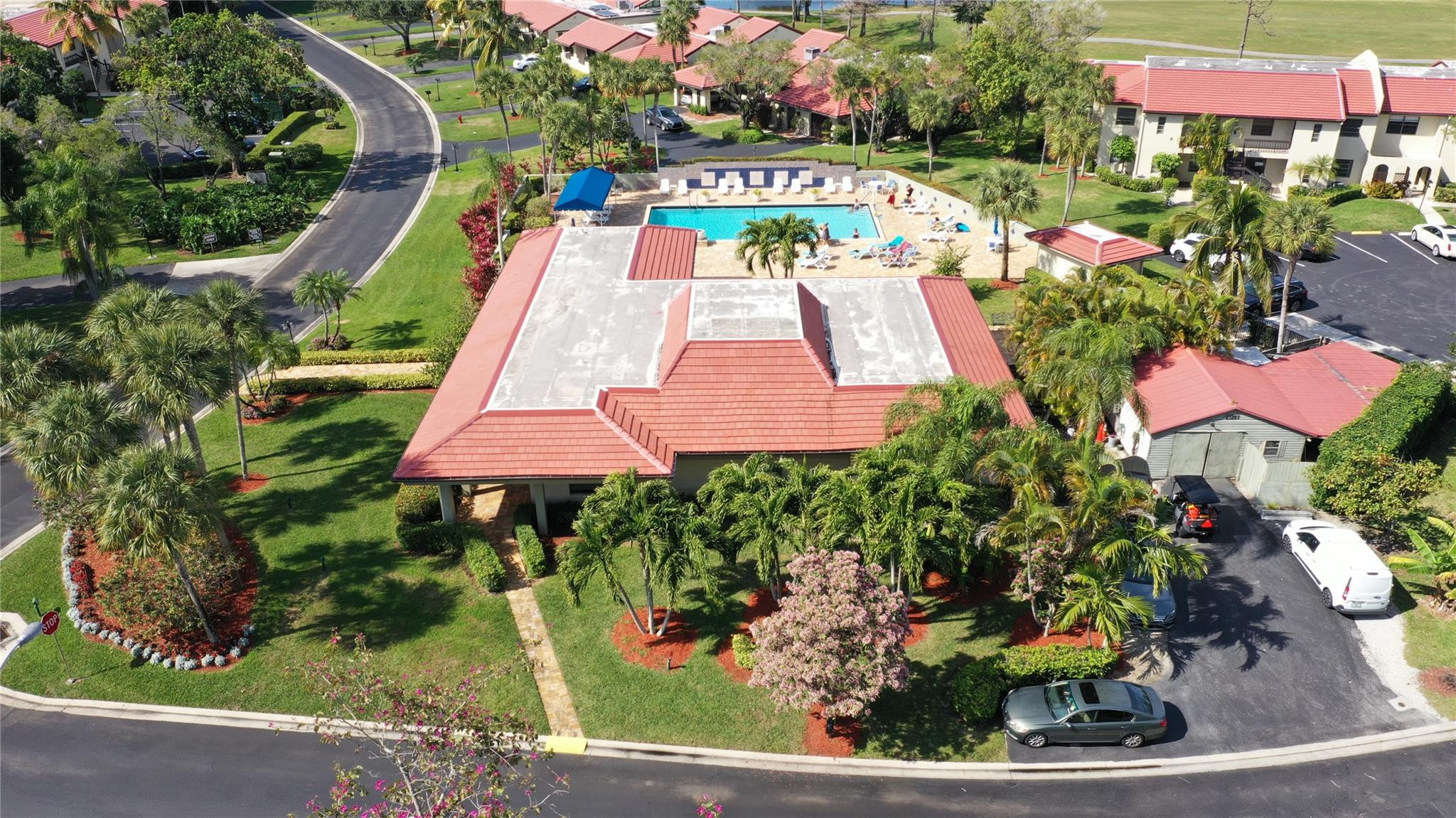 8460 Casa Del Lago E