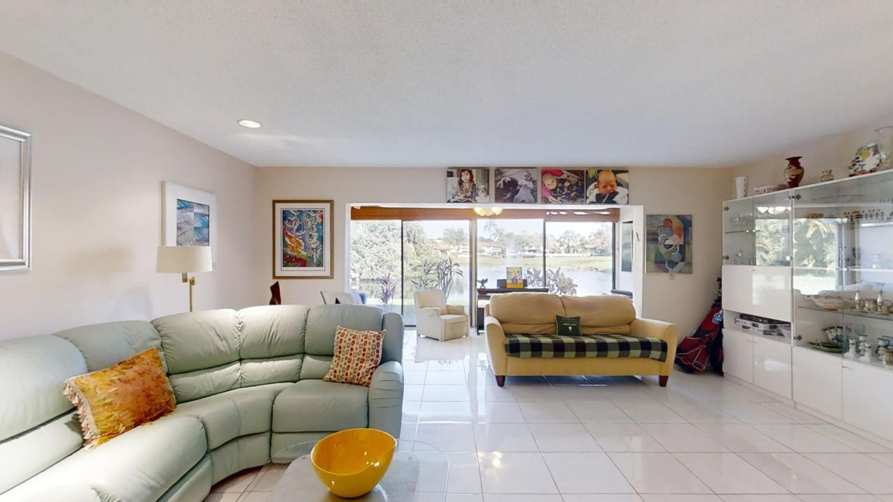 8460 Casa Del Lago E