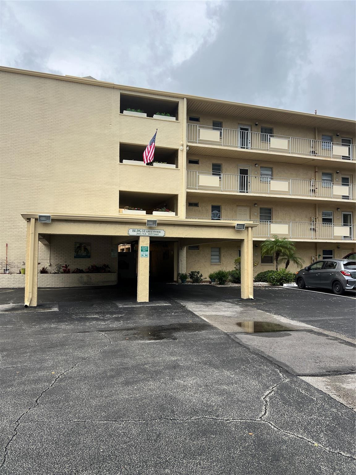 2615 NE 3rd Court 213
